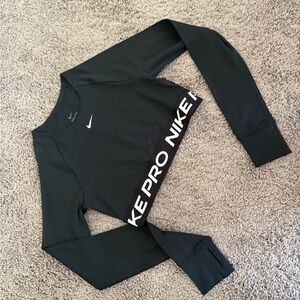 Nike pro dri fit long sleeve crop and legging with pocket size M